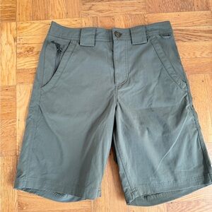 Filson Gray Flat Front Shorts Lightweight Versatile Design